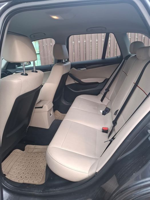 BMW x1 X-DRIVE 2013