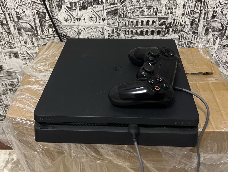 Продам PS 4 Slim 1 TB