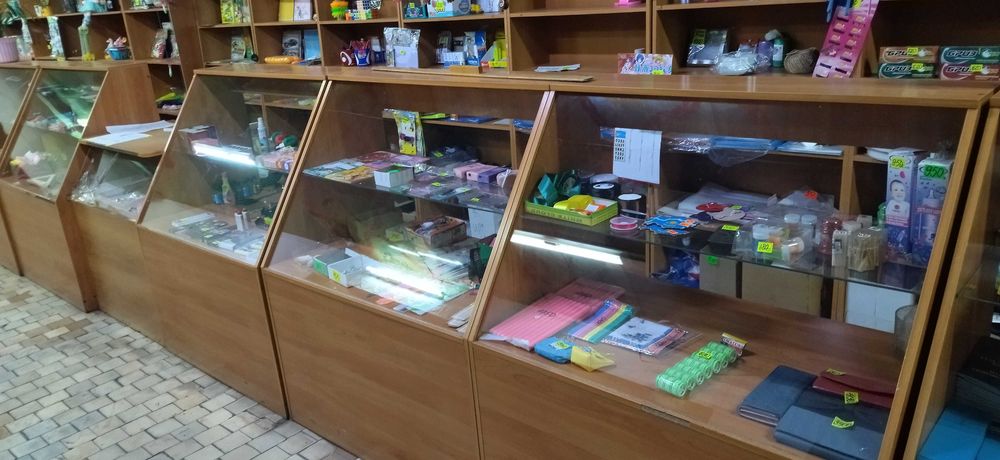 Оборудование для магазина  витрины