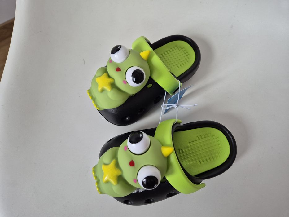 Papuci crocs copii cu jucărie