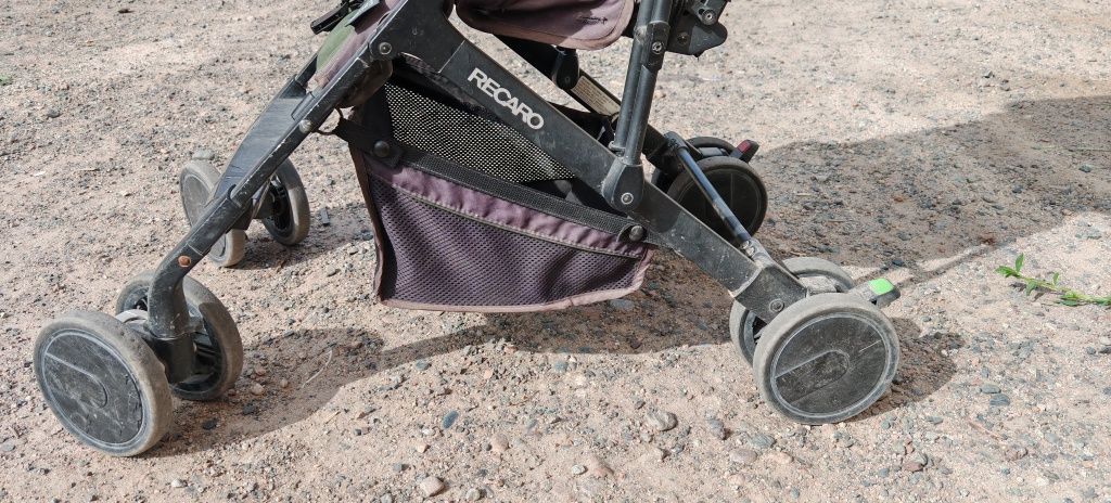 Коляска Recaro прогулочная