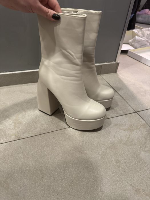 Боти с дебел ток