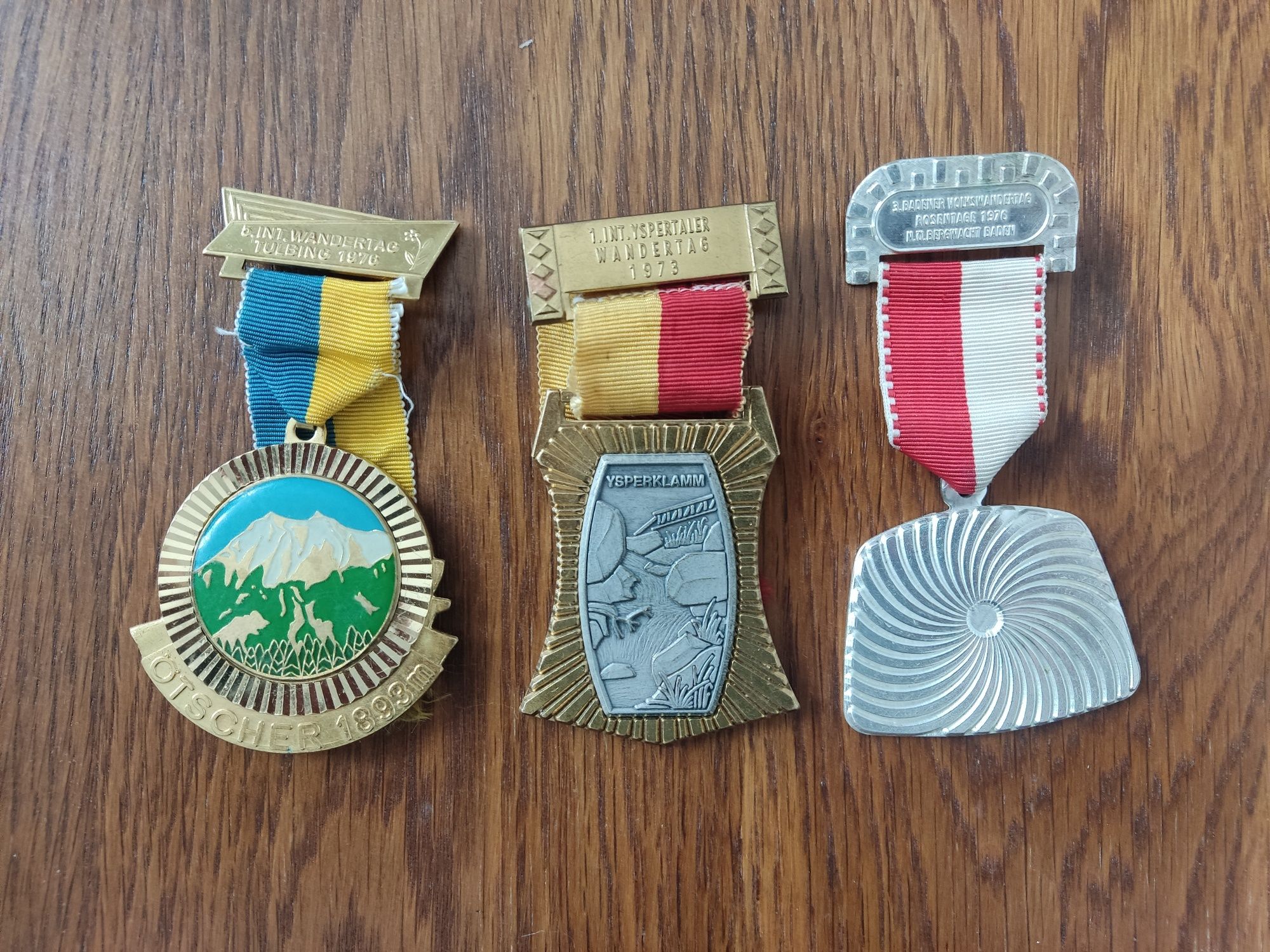 Vând medalii de colecție
