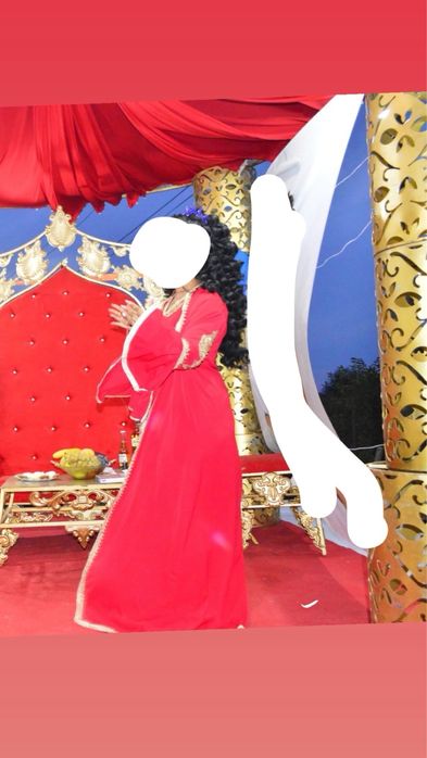 Дрехи за къна почти нови