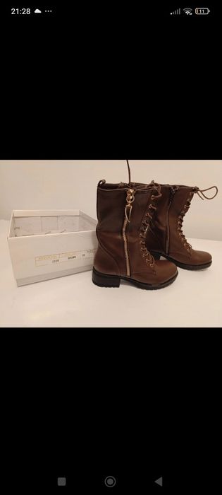 Ghete damă noi în cutie