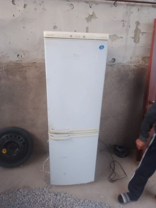 Холодильник в хорошом состаняние