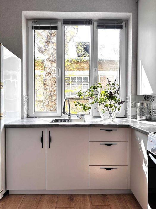 Срочно сдам кв 2/2/8 на Максим Горьком ор метро БИЙ 441*