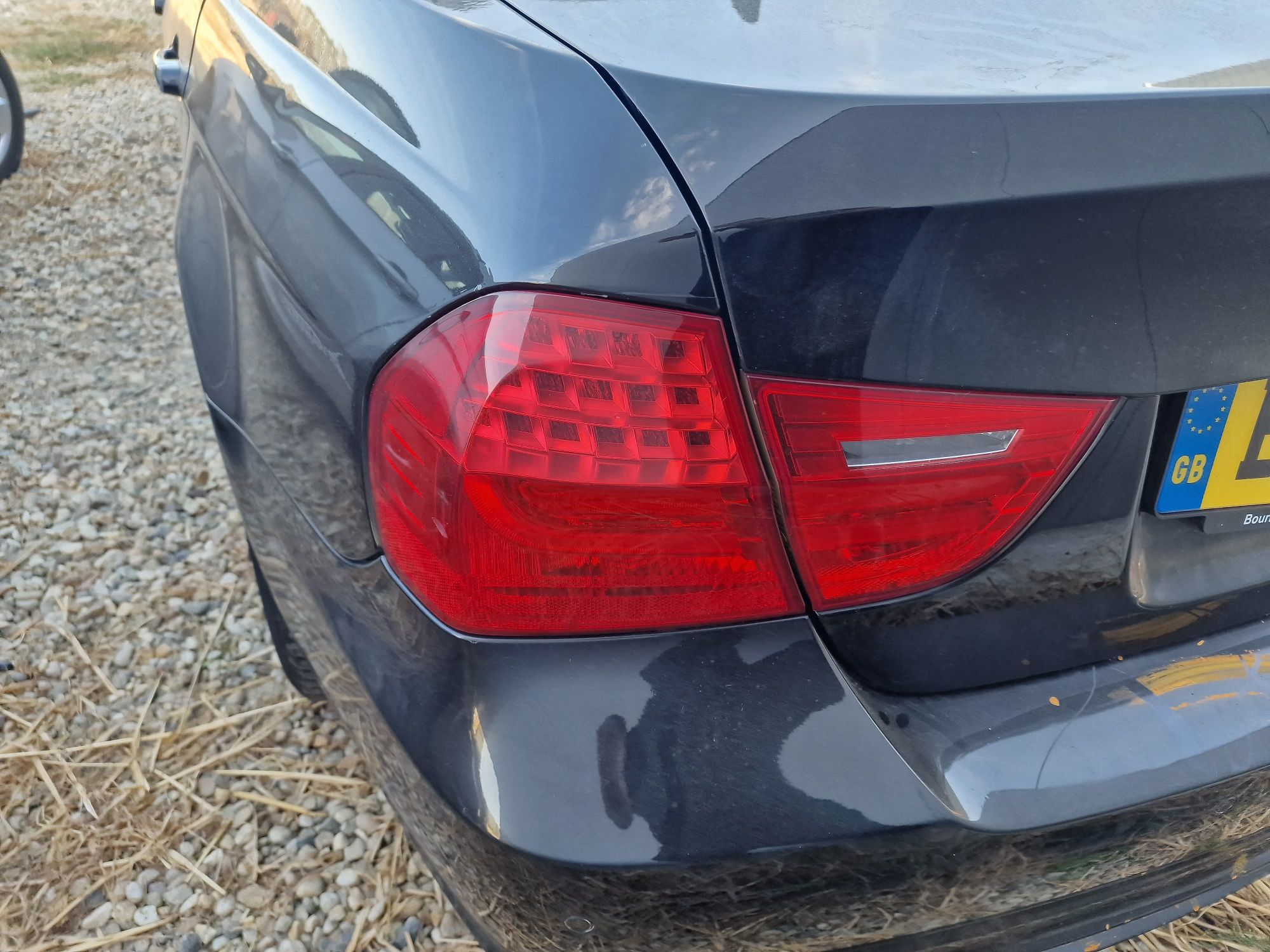 Capota spate portbagaj cu stopuri bmw e90 lci facelift black saphire