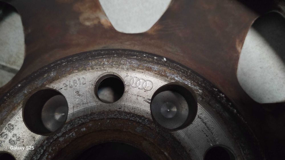 4 бр. Оригинални джанти с гуми Audi 15"