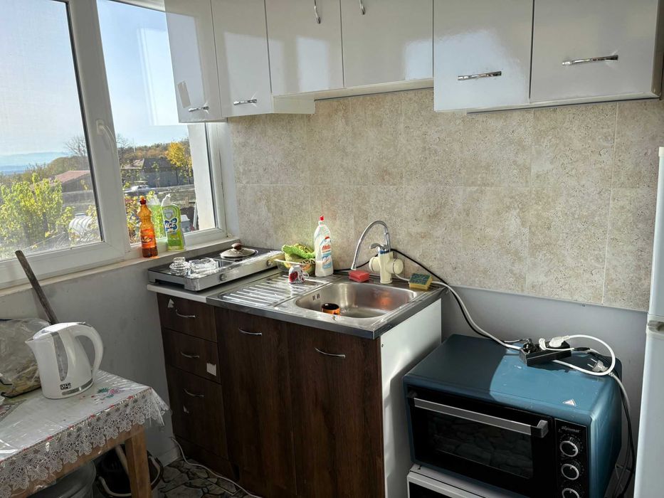 Продава се къща с.Макариополско