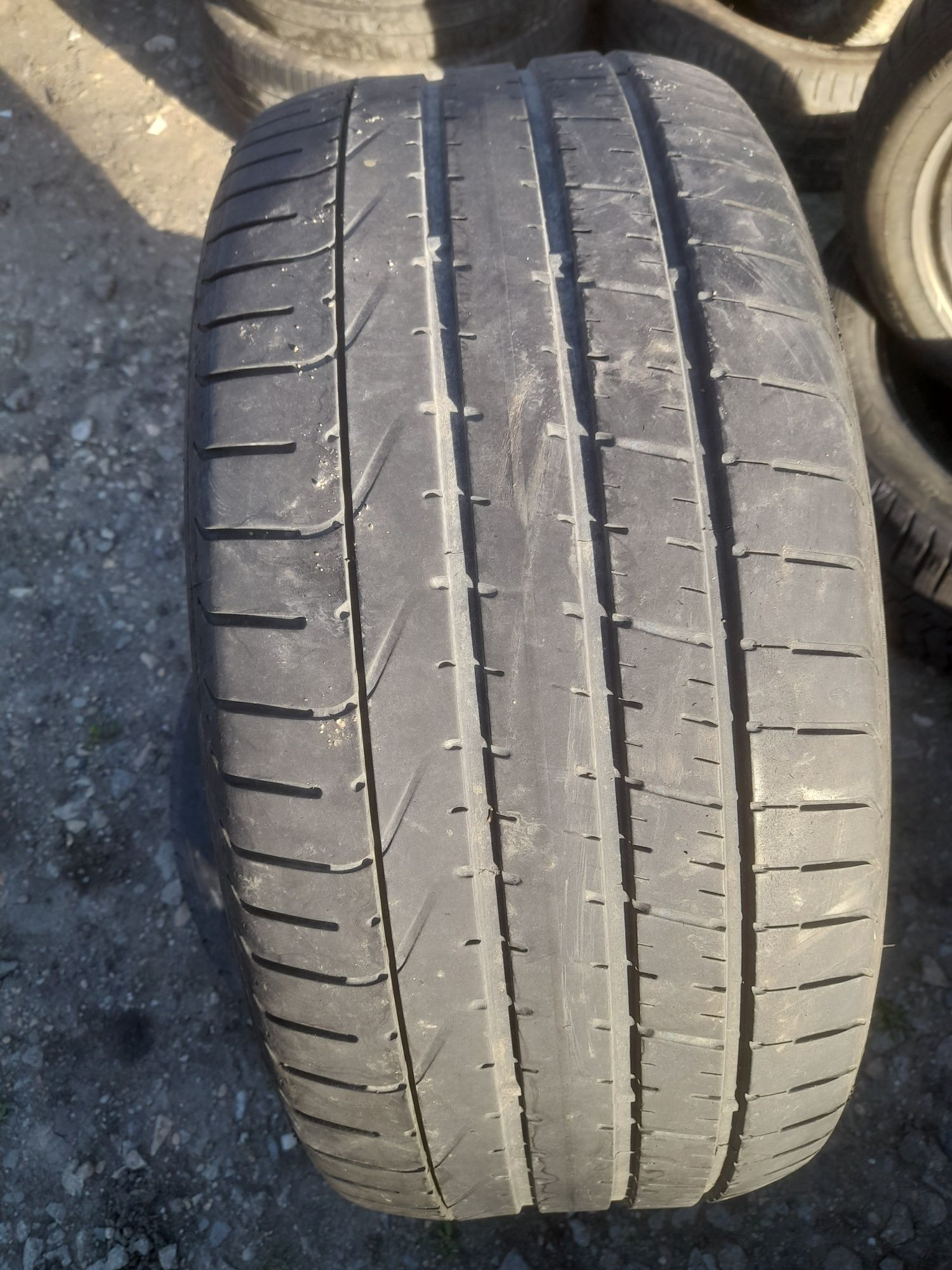 Vand 2 anvelope 275 40 19 pireli ranflet bune dot 2018