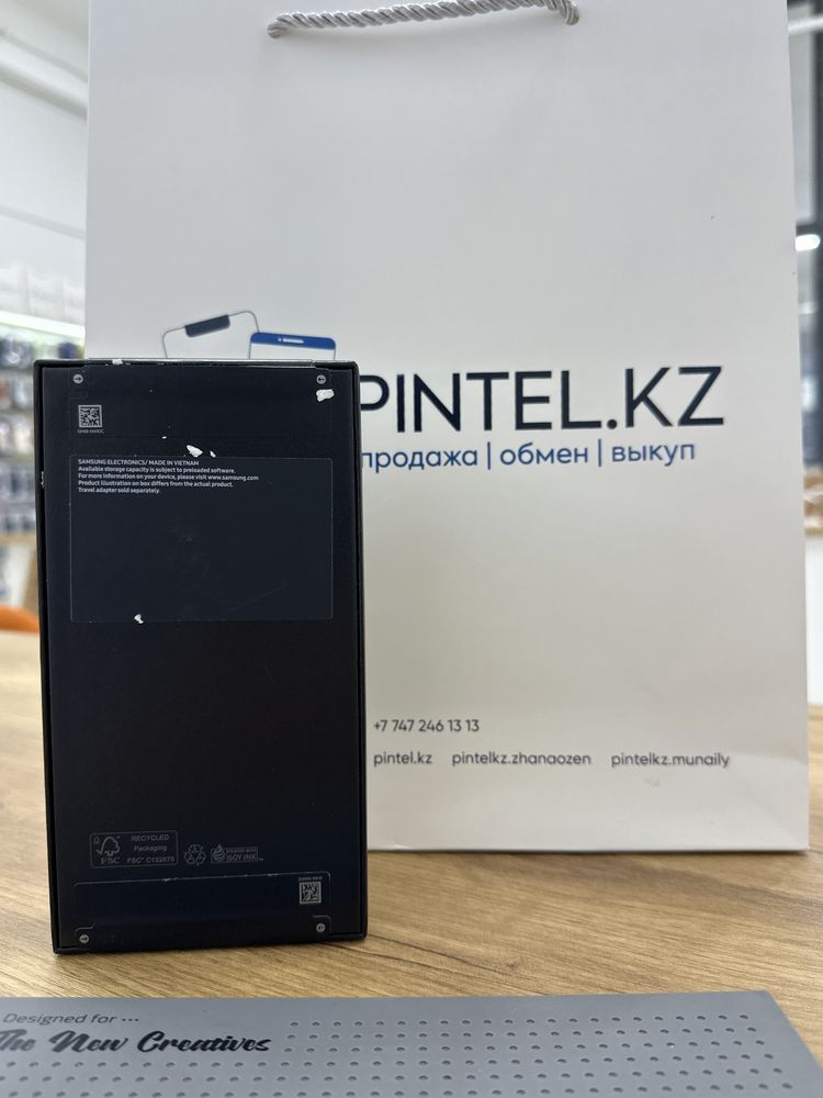 S 24 256 gb black