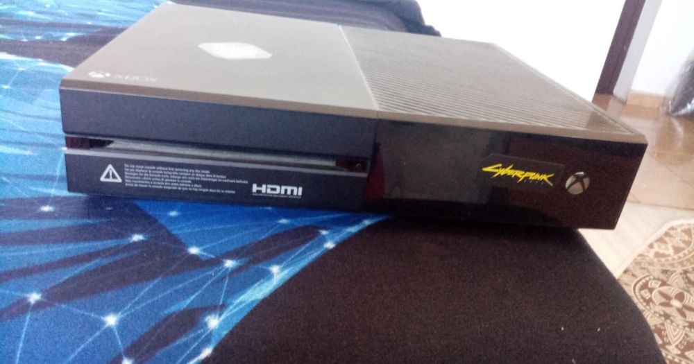 Vând Xbox one  +fifa25