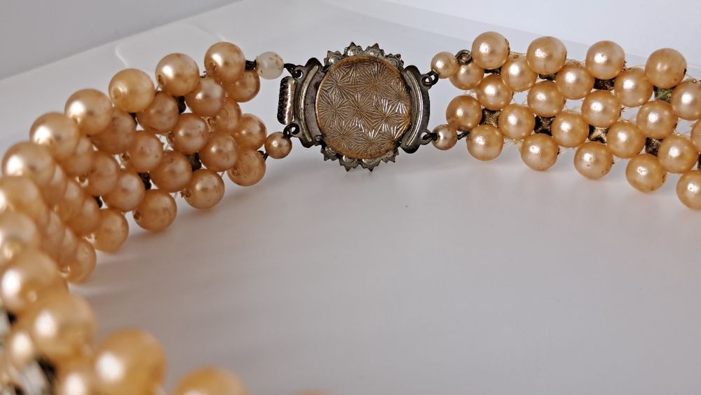 Colier cu diamante semiprețioase