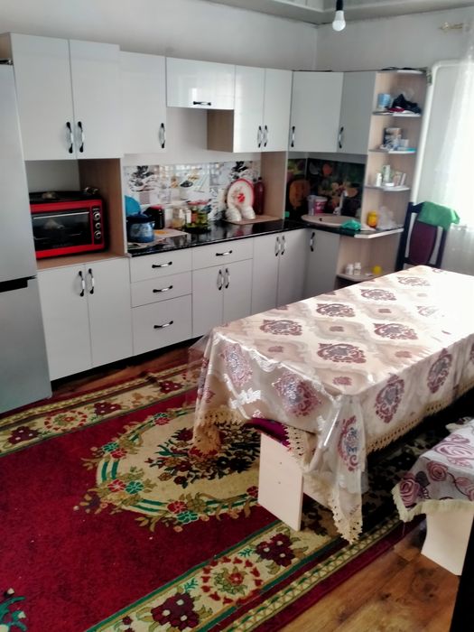 Үй сатылады тез арада...