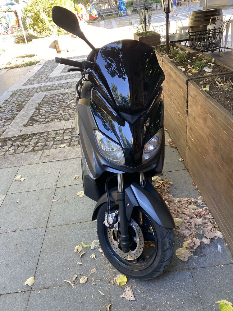 Скутер Yamaha X-Max 250