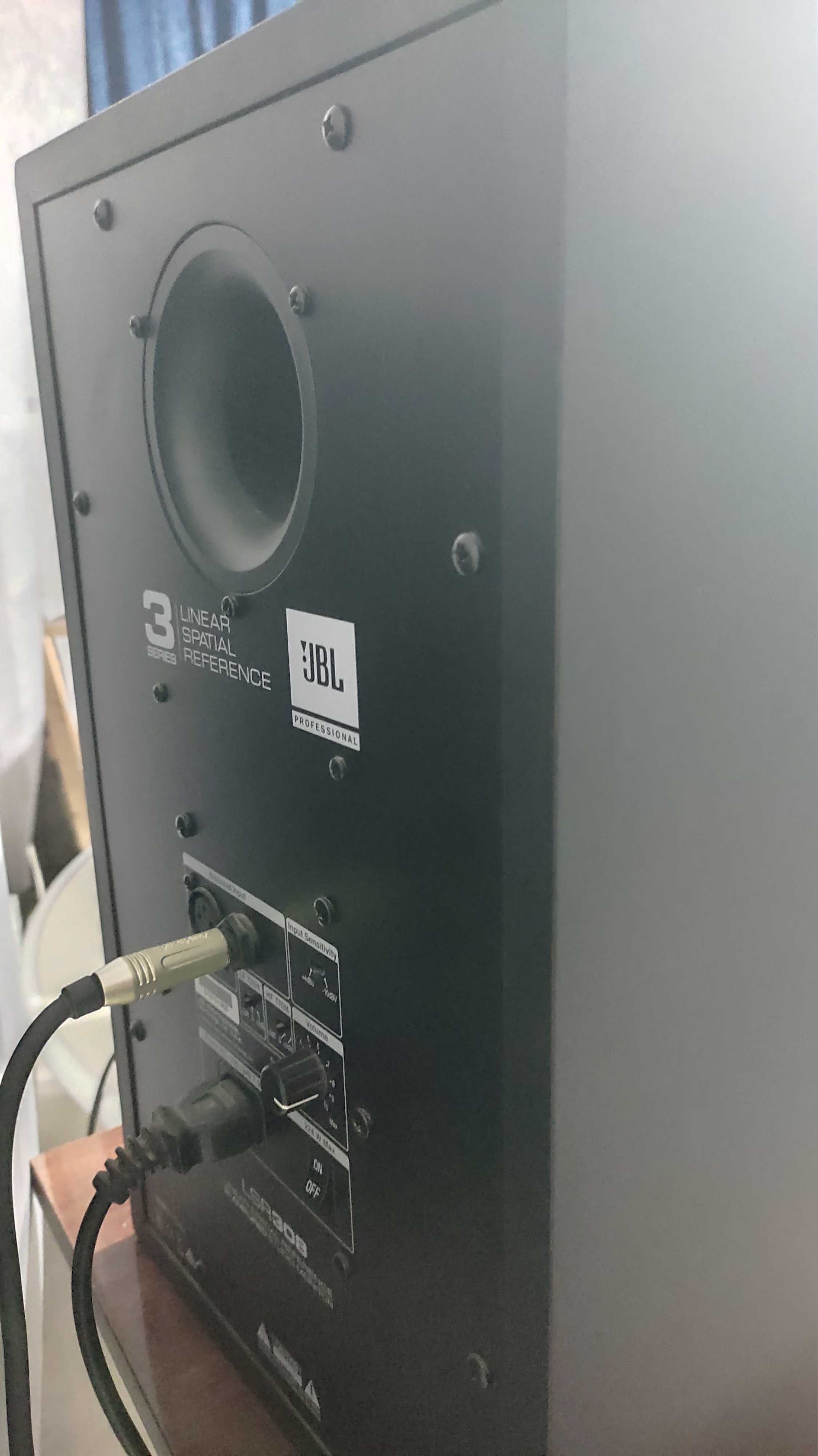 JBL lsr 308 studio monitor