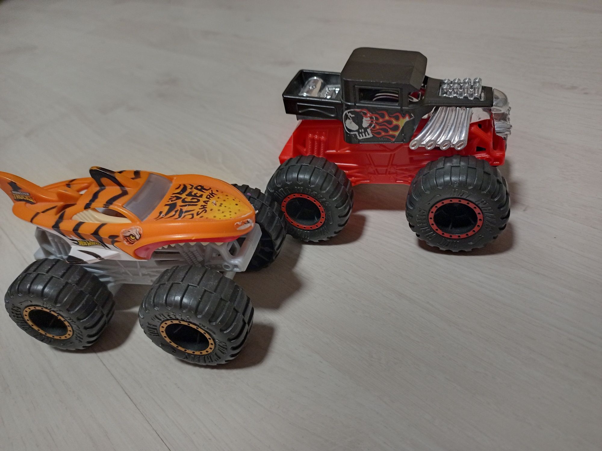 Hot wheels коли от Kinder яйца