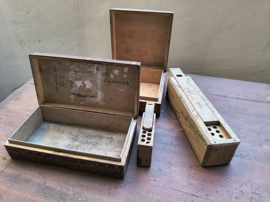 Лот старинни кутии всички за 30 лв