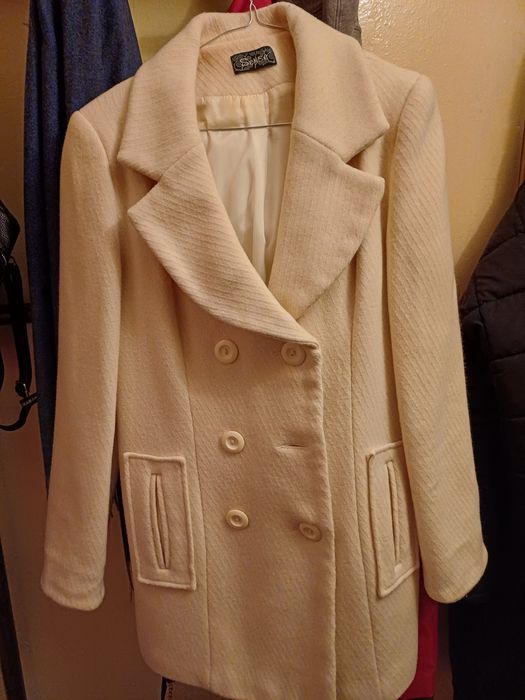 Palton crem,42, L-Xl, calduros , elegantt