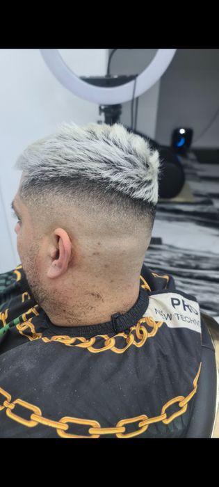 Tunsori barbati la domiciliu sau la salon