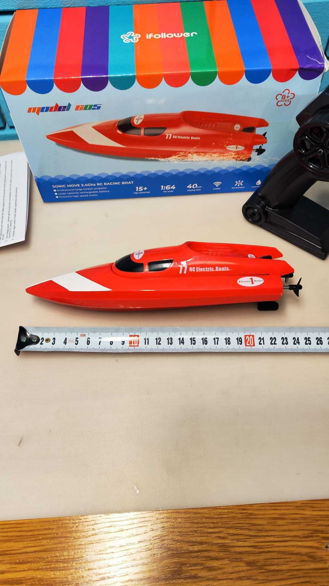 iFollower Remote Control Boat Забавен Моторен Лодка за Басейни и Езера