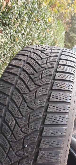 Зимни гуми  17-ки  4 броя 205/55/17 DUNLOP
