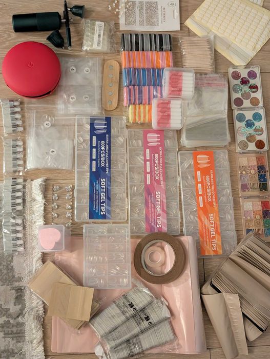 Set complet manichiură lampa UV, airbrush, tipsuri si multe accesorii