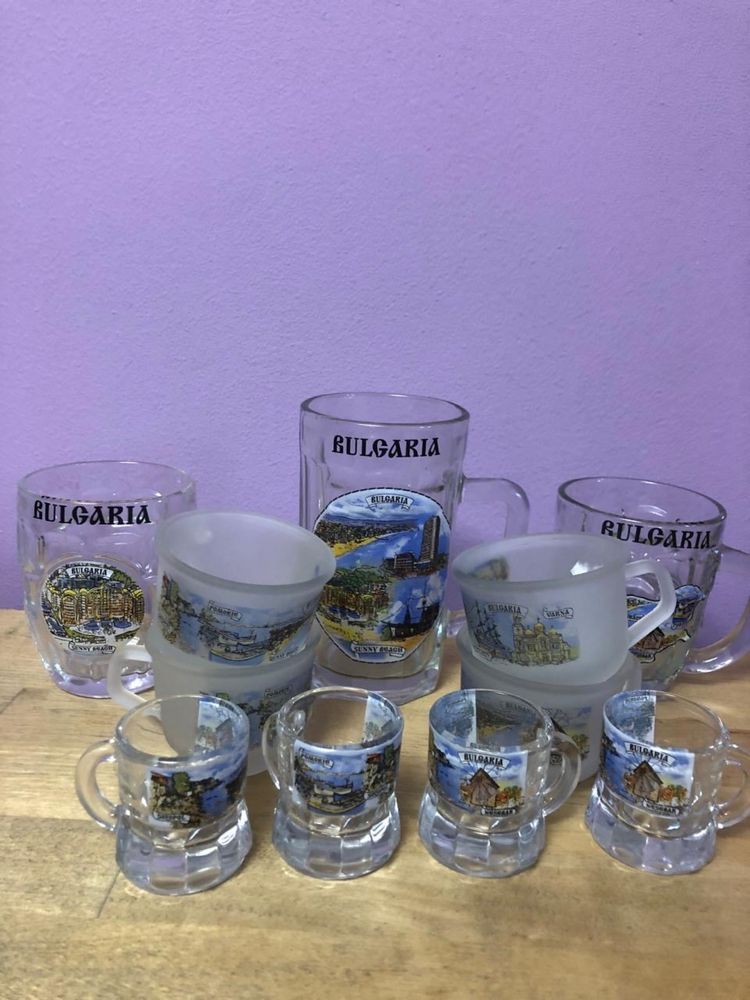 Рюмки и стаканы.