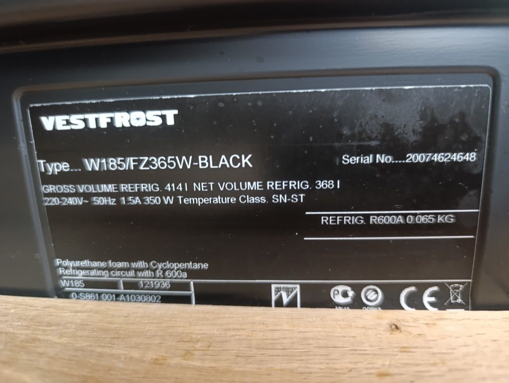 Хладилна витрина за вино Vestfrost