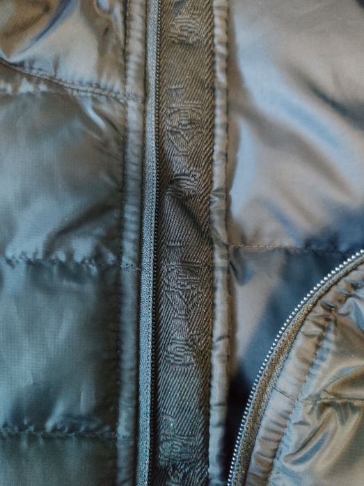 Мъжко,спортно яке- levis