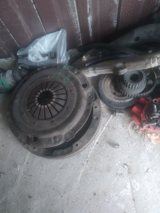 Продам запчасти на опель вектра ушастик