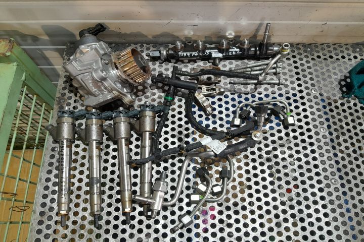 Kit injectie (pompa, rampa, injectoare) 0445110955 / 9825589880 / 044