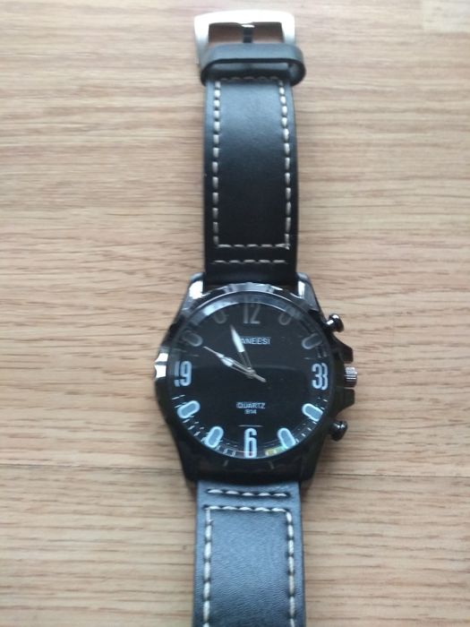 Ceas de mana model deosebit