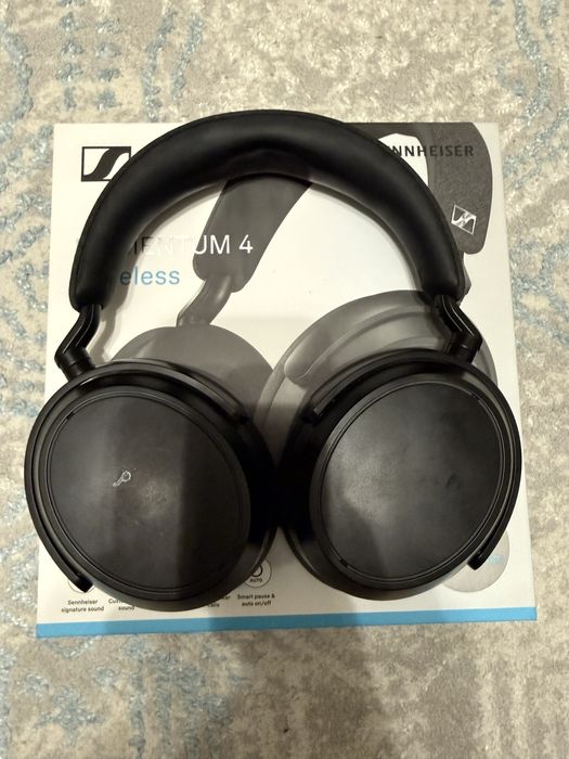 Sennheiser momentum 4