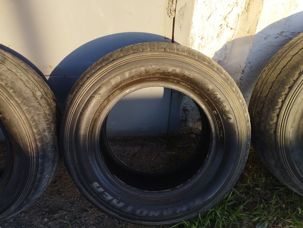 Продам летние резины Dunlop 265/65/R17 3 штуки