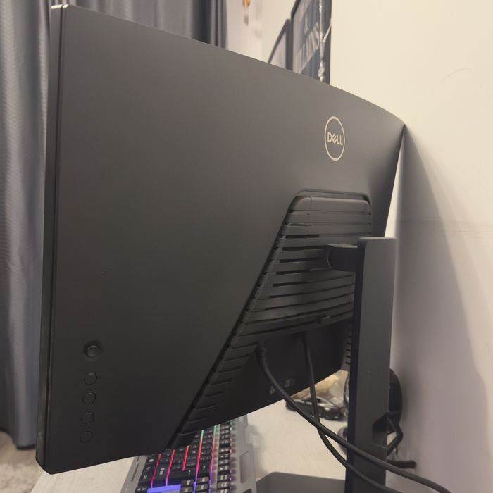 Calculator/PC Gaming cu AMD Ryzen 5 5600G, RTX 3060 + Monitor Gaming