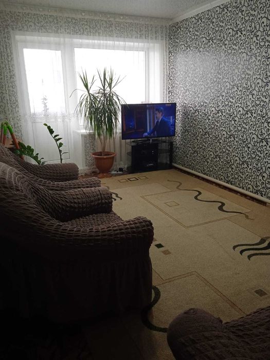 Продам  трехкомнатную квартиру