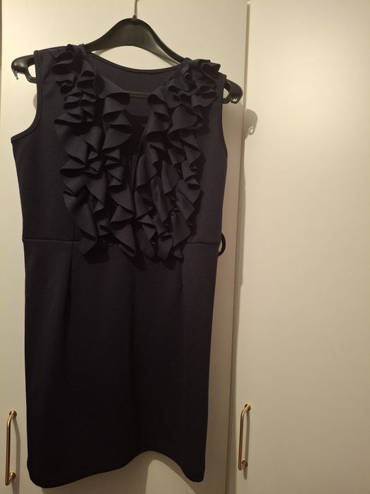 Rochie bleumarin cu detalii