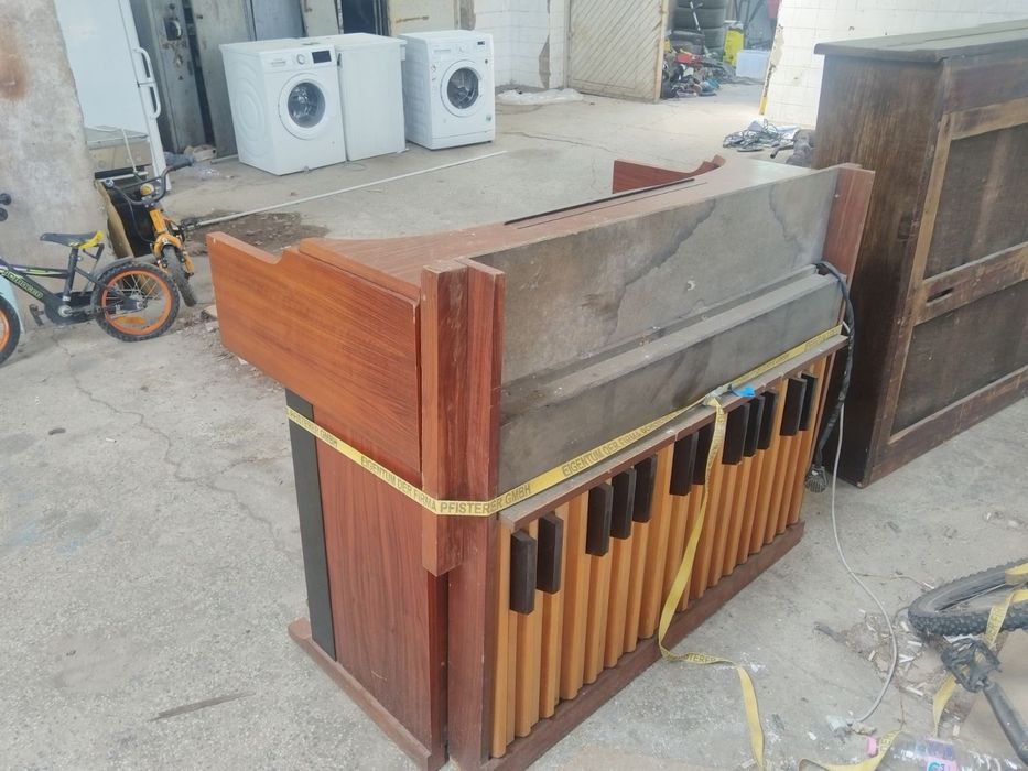 Електрически орган Viscount electronic organ