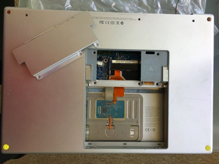 Dezmembrez MacBook Pro A1211 (2006)