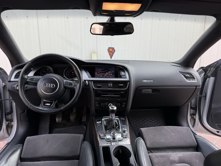 Audi A5 Facelift/2012.01/S line/2.0 177 cp/navi/clima/xenon/proprietar
