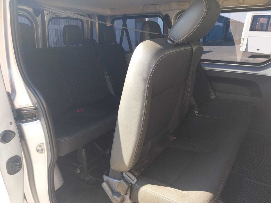 Vand Renault Trafic, model lung 7+1 locuri in stare foarte buna