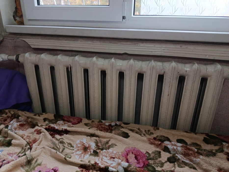 Продам рабочие чугунные батареи