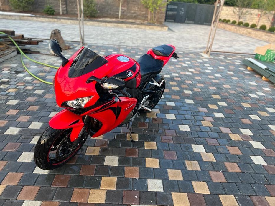 Vând HONDA CBR 1000 RR SC 59