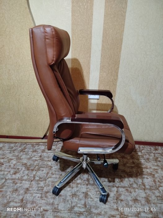 Офисной кресло Дафна бренди