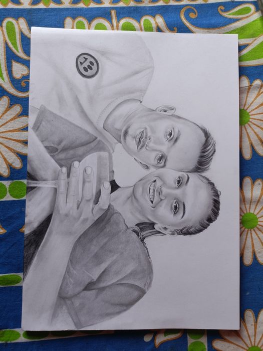 Portrete în creion alb negru sau color