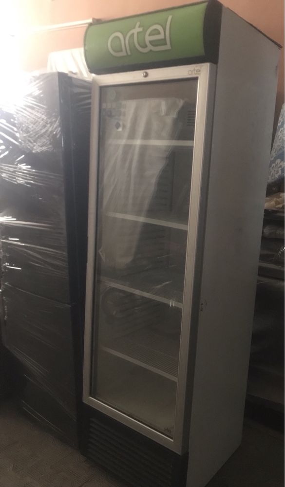 Витрина холодильник Артель
