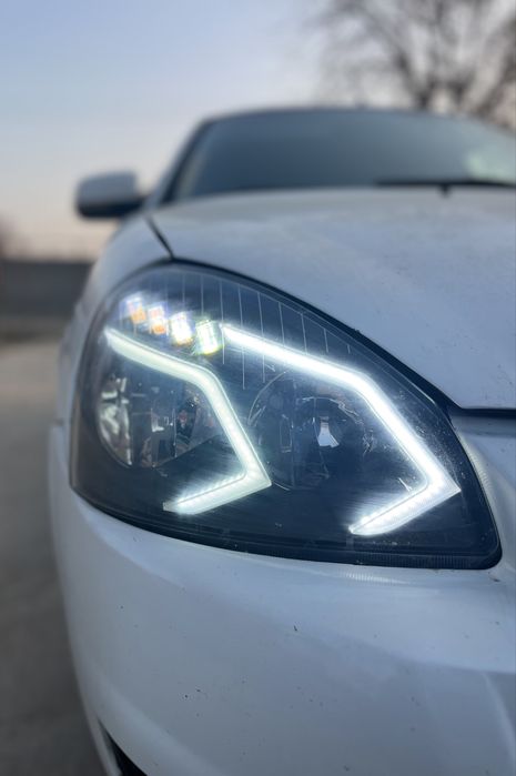 Комплект передних фар на Приору