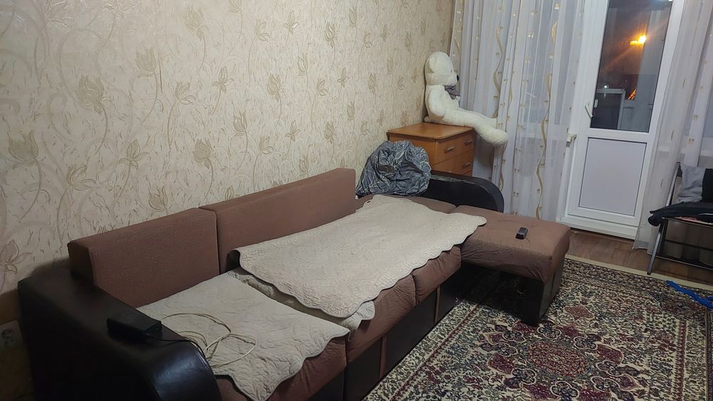 Отдам диван дарон